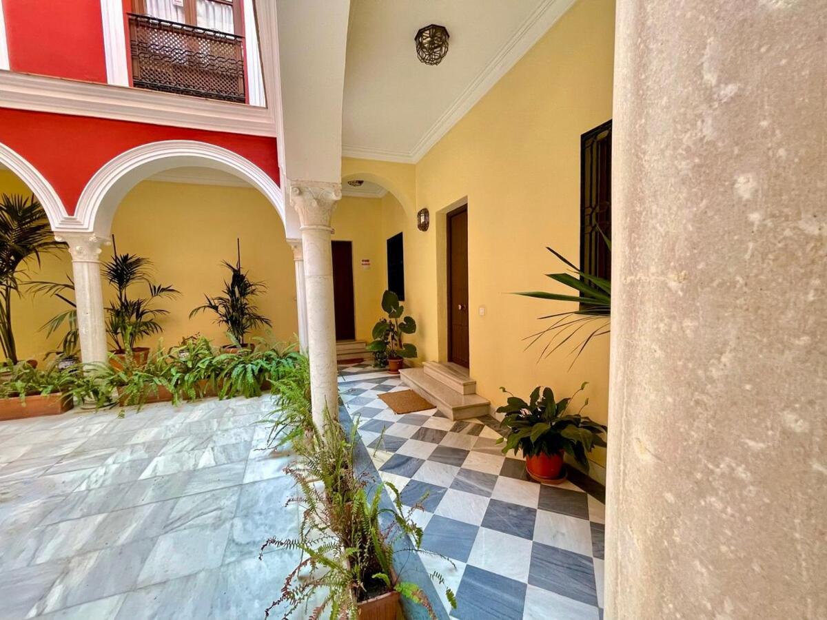 Caballerizas Studio Apartment Seville